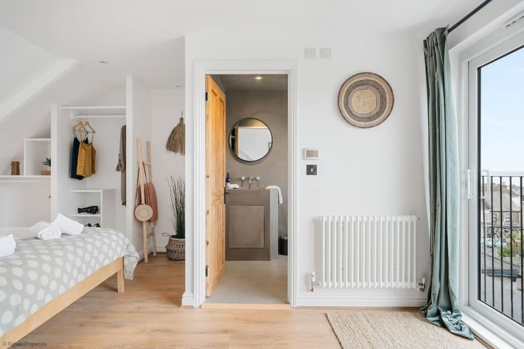 Holiday home Stylish & Modern Home, Newquay W/parking