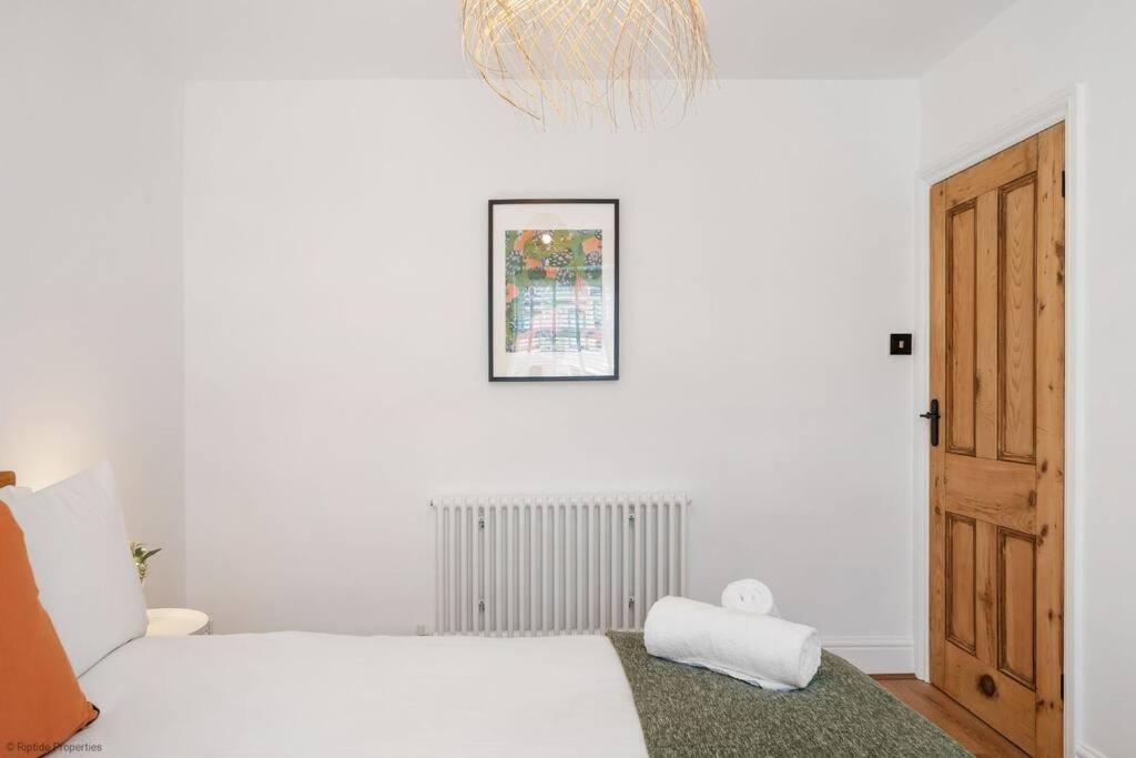 Stylish & Modern Home, Newquay W/parking Holiday home