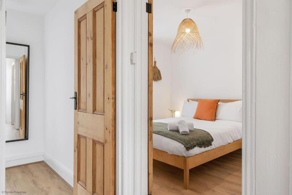 Stylish & Modern Home, Newquay W/parking Holiday home *