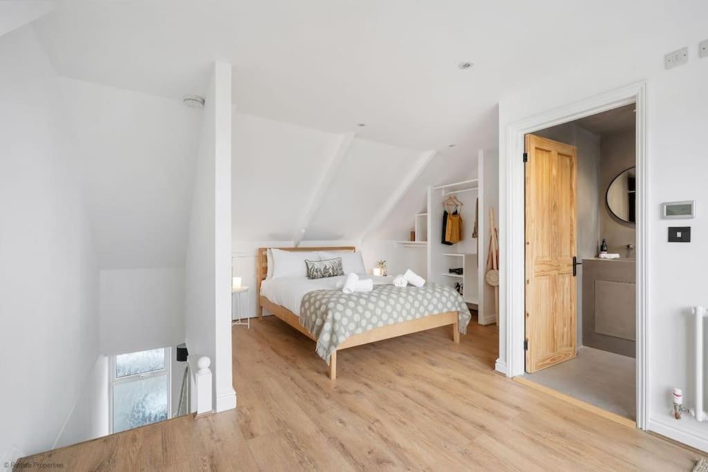 Stylish & Modern Home, Newquay W/parking Holiday home